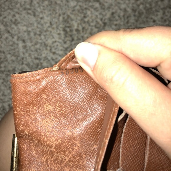 Authentic Louis Vuitton - Picture 5 of 7